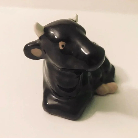 Vintage Ceramic Bull Cow Figurine Black 3.5  Inch Long Figure - Picture 9 of 9
